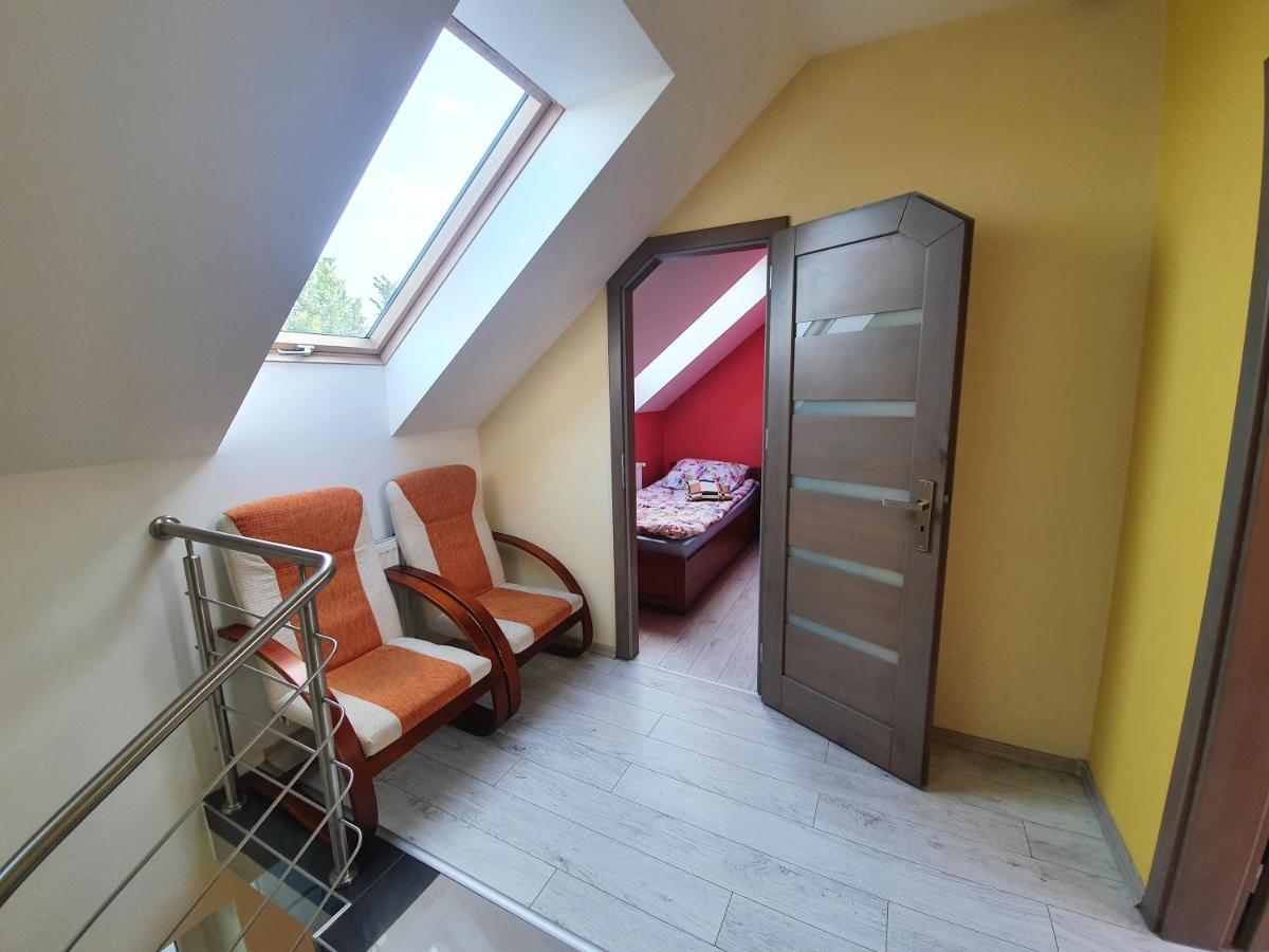 Dom Nad Jeziorem Roznowskim Tegoborze Esterno foto